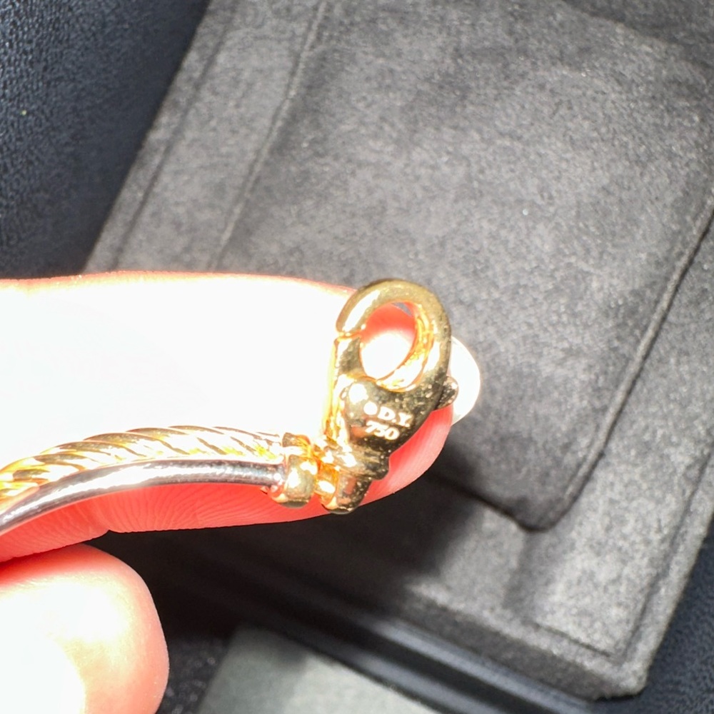 David Yurman - Link Crossover Link Bracelet
18K Yellow Gold with Diamonds, 3mm - Picture 4 of 11
